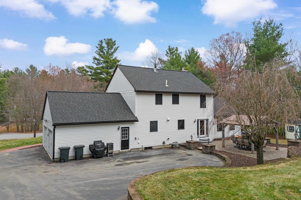 Photo of 13 Newstead Street, Litchfield, NH 03052 (MLS # 5083626)