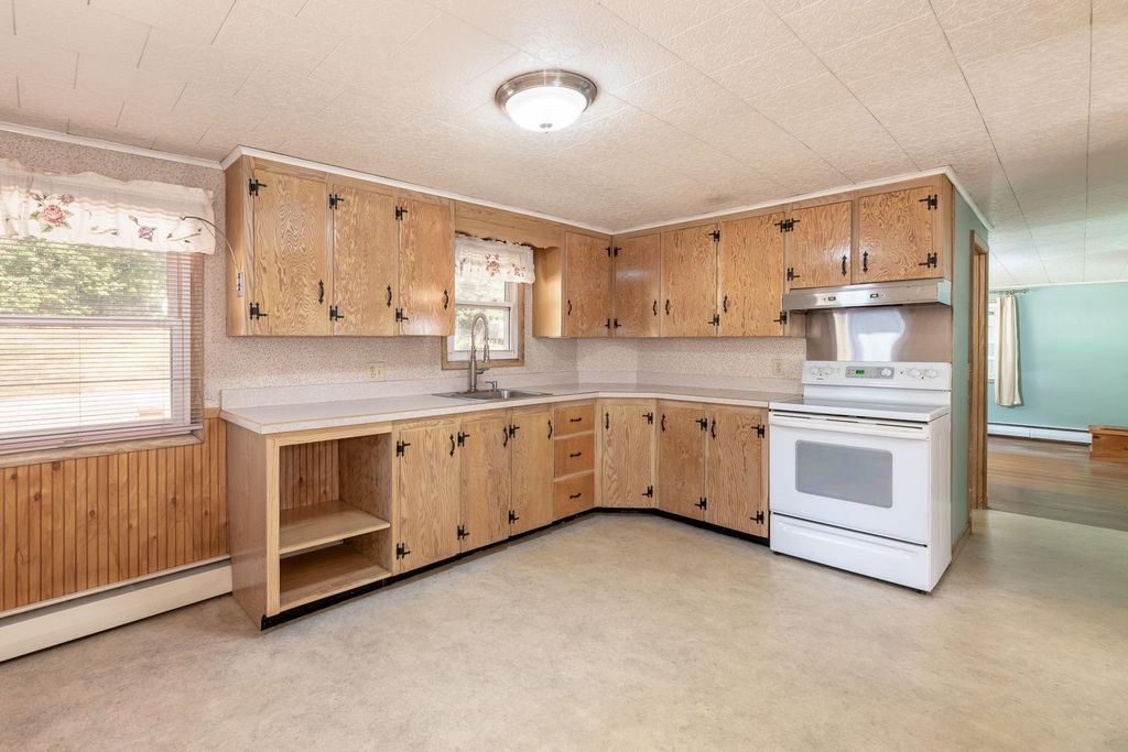 Photo of 47 Woodland Avenue, Laconia, NH 03246 (MLS # 5063435)