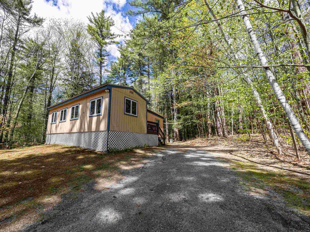 Photo of 5 Twin Oaks Road, Sutton, NH 03221 (MLS # 5088336)