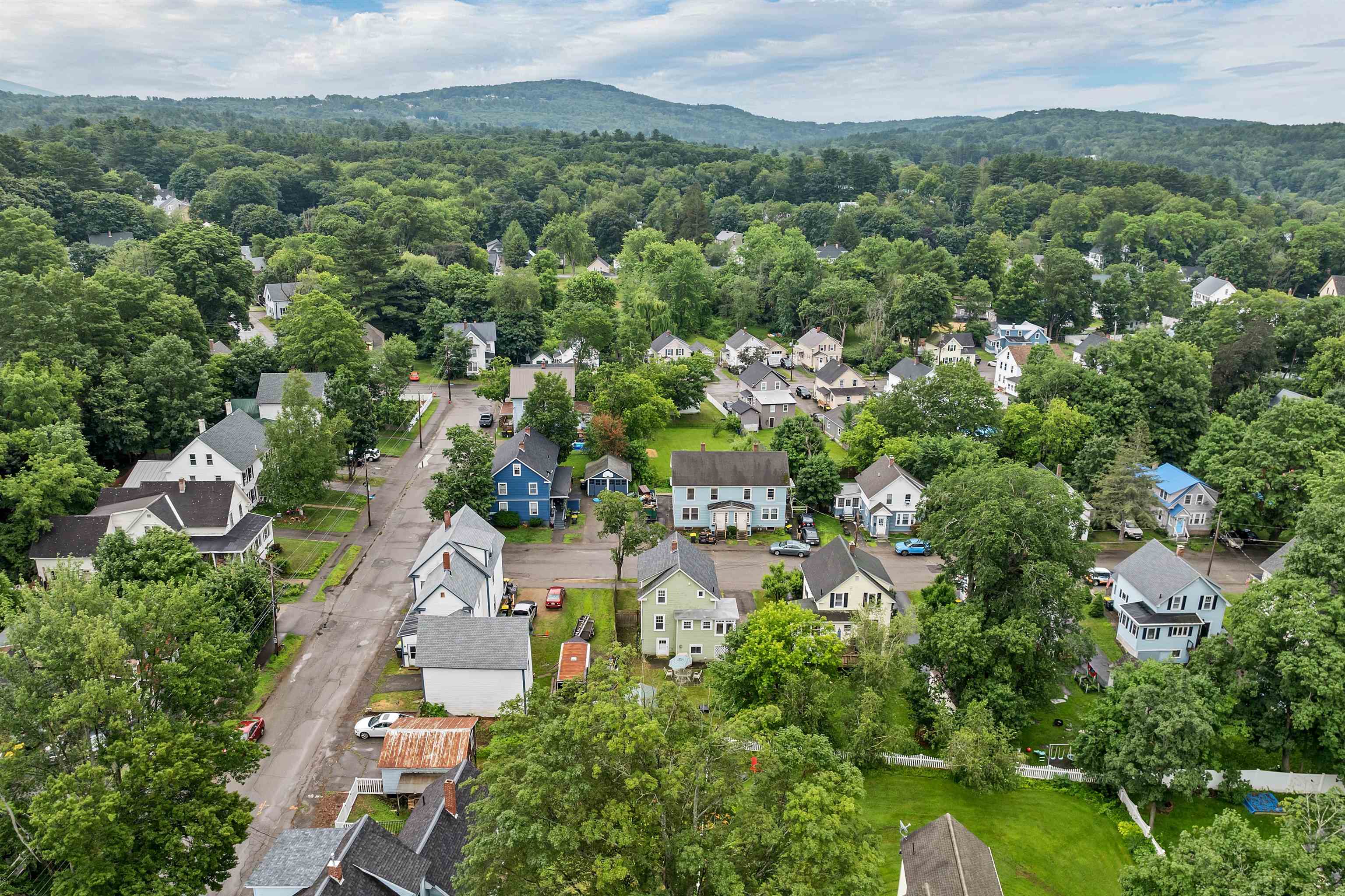 Laconia, New Hampshire 03246, United States, 3 Bedrooms Bedrooms, ,2 BathroomsBathrooms,Residential,Pending,165550