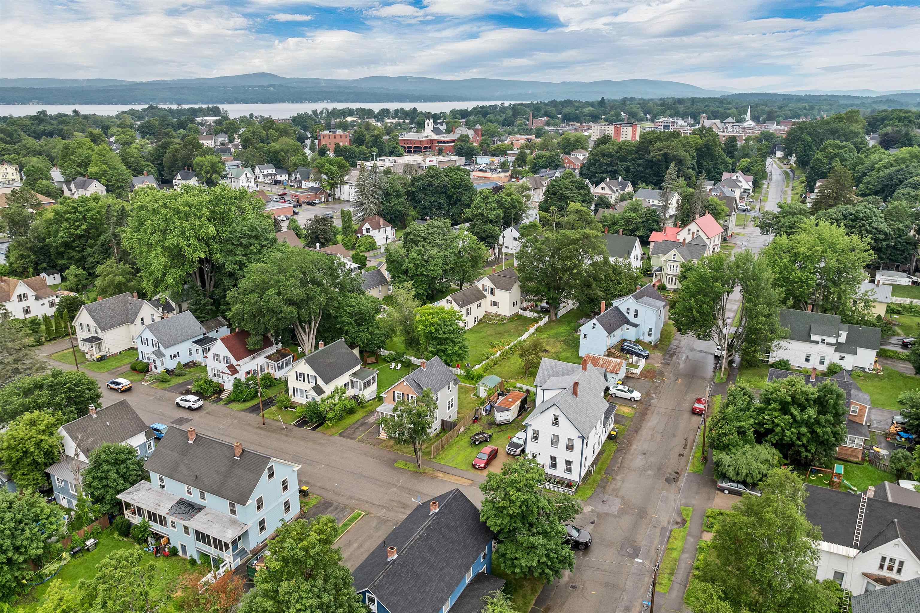 Laconia, New Hampshire 03246, United States, 3 Bedrooms Bedrooms, ,2 BathroomsBathrooms,Residential,Pending,165550