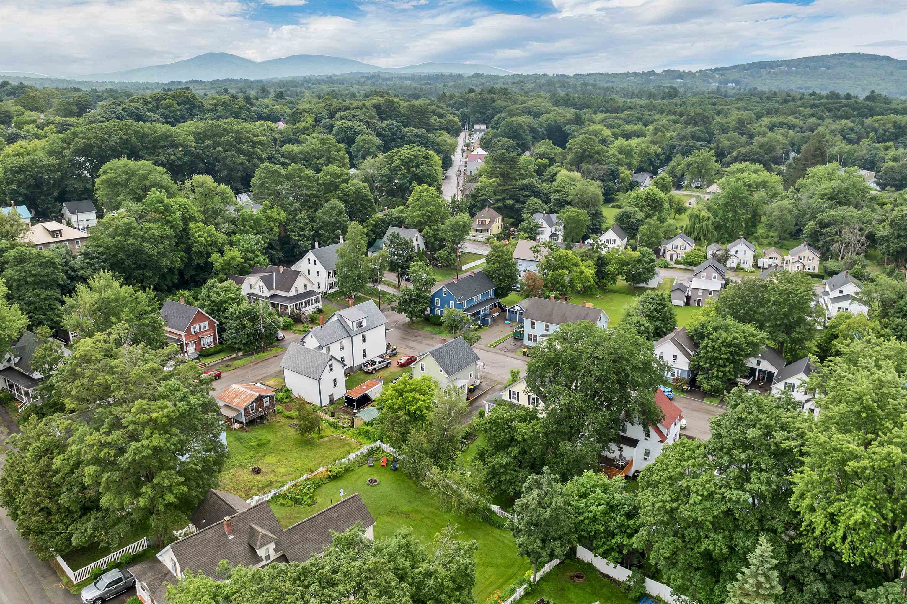 Laconia, New Hampshire 03246, United States, 3 Bedrooms Bedrooms, ,2 BathroomsBathrooms,Residential,Pending,165550