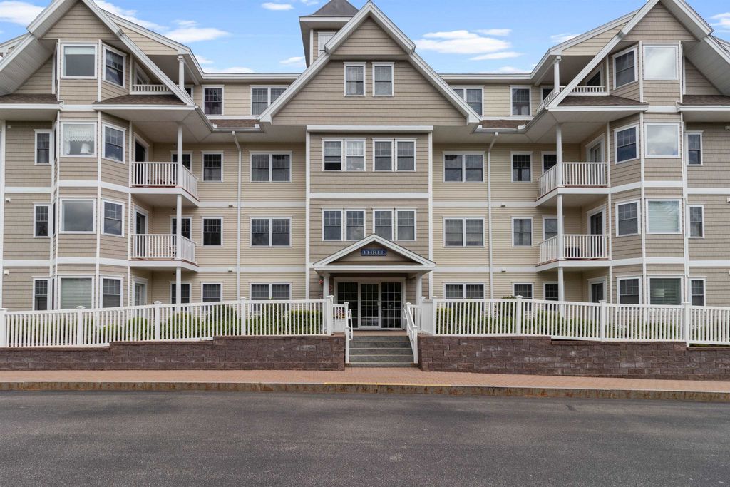 Photo of 3 Sterling Hill Lane #322, Exeter, NH 03833 (MLS # 5067673)