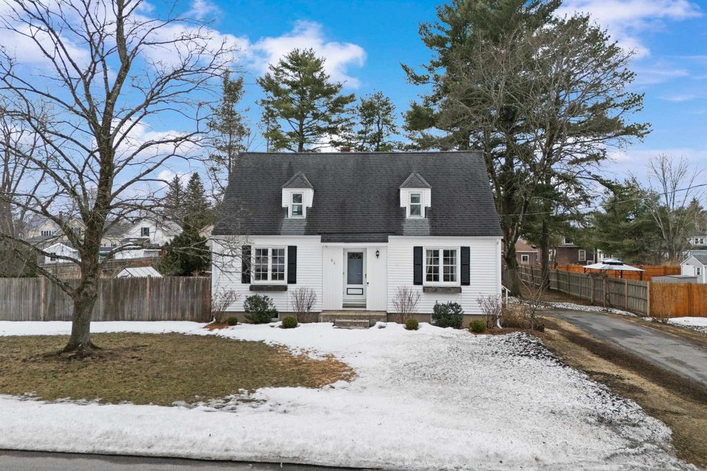 Photo of 86 Lamprey Street, Manchester, NH 03102 (MLS # 5079597)