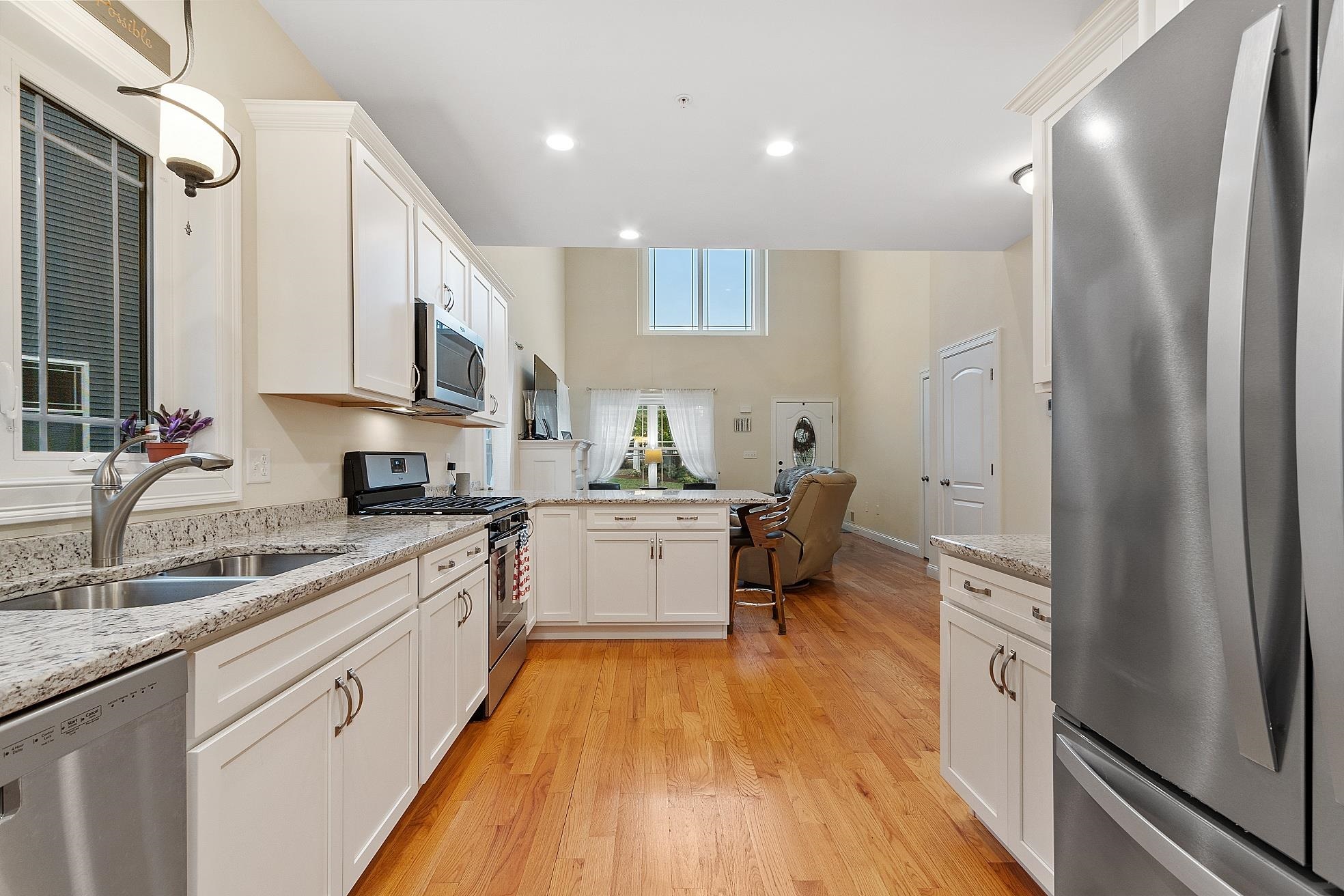 Pelham, New Hampshire 03076, United States, 2 Bedrooms Bedrooms, ,3 BathroomsBathrooms,Residential,Active,6632