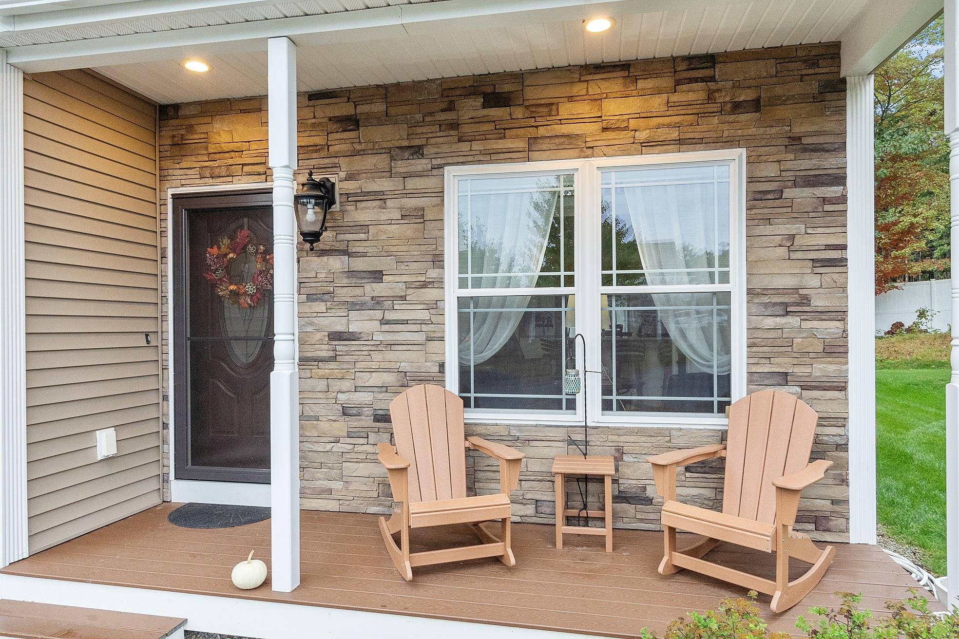 Pelham, New Hampshire 03076, United States, 2 Bedrooms Bedrooms, ,3 BathroomsBathrooms,Residential,Active,6632