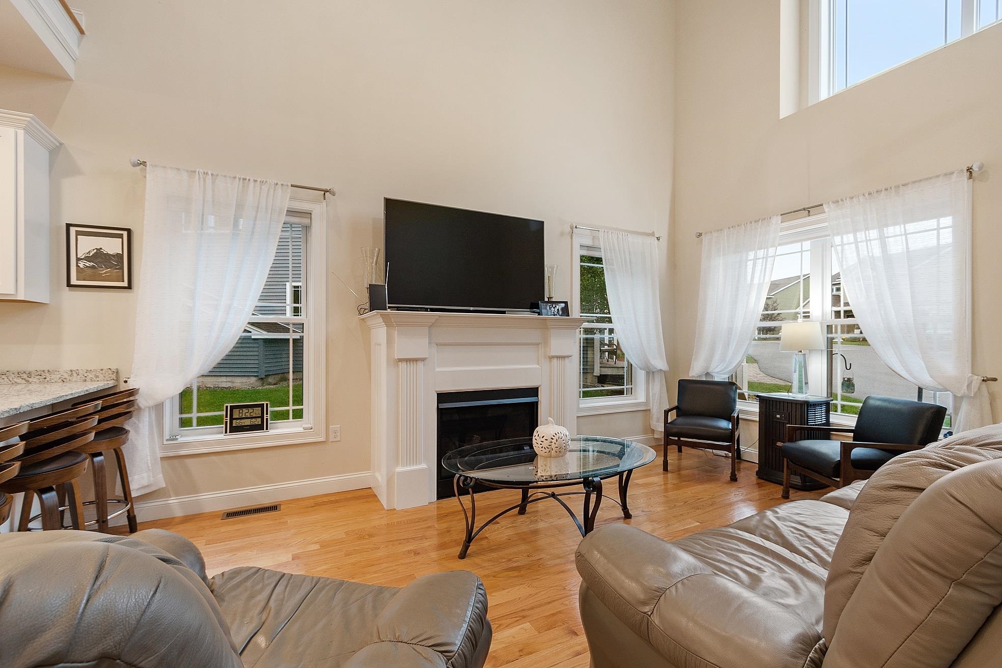 Pelham, New Hampshire 03076, United States, 2 Bedrooms Bedrooms, ,3 BathroomsBathrooms,Residential,Active,6632