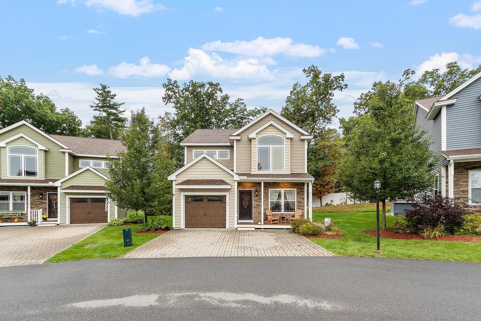 Pelham, New Hampshire 03076, United States, 2 Bedrooms Bedrooms, ,3 BathroomsBathrooms,Residential,Active,6632