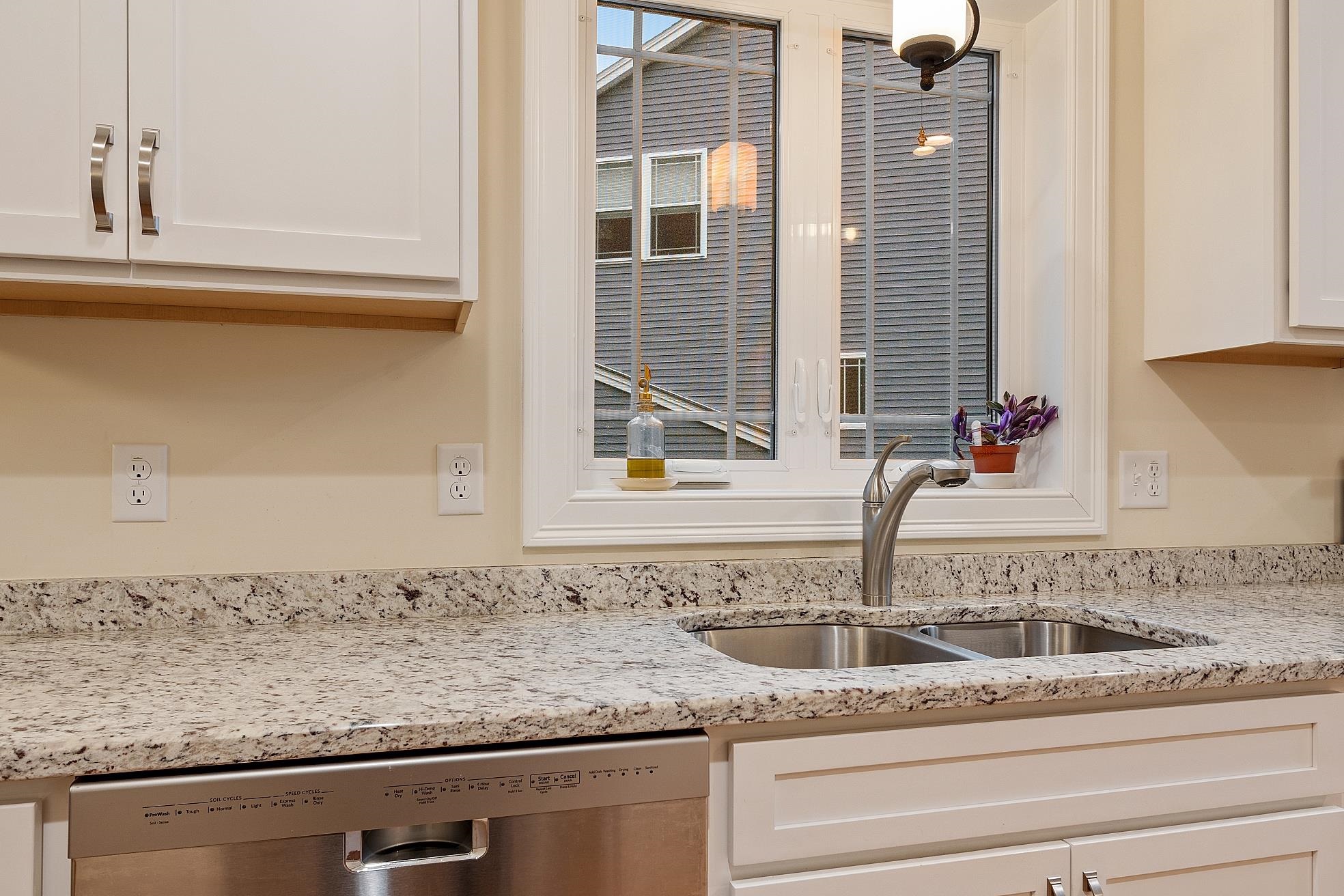 Pelham, New Hampshire 03076, United States, 2 Bedrooms Bedrooms, ,3 BathroomsBathrooms,Residential,Active,6632