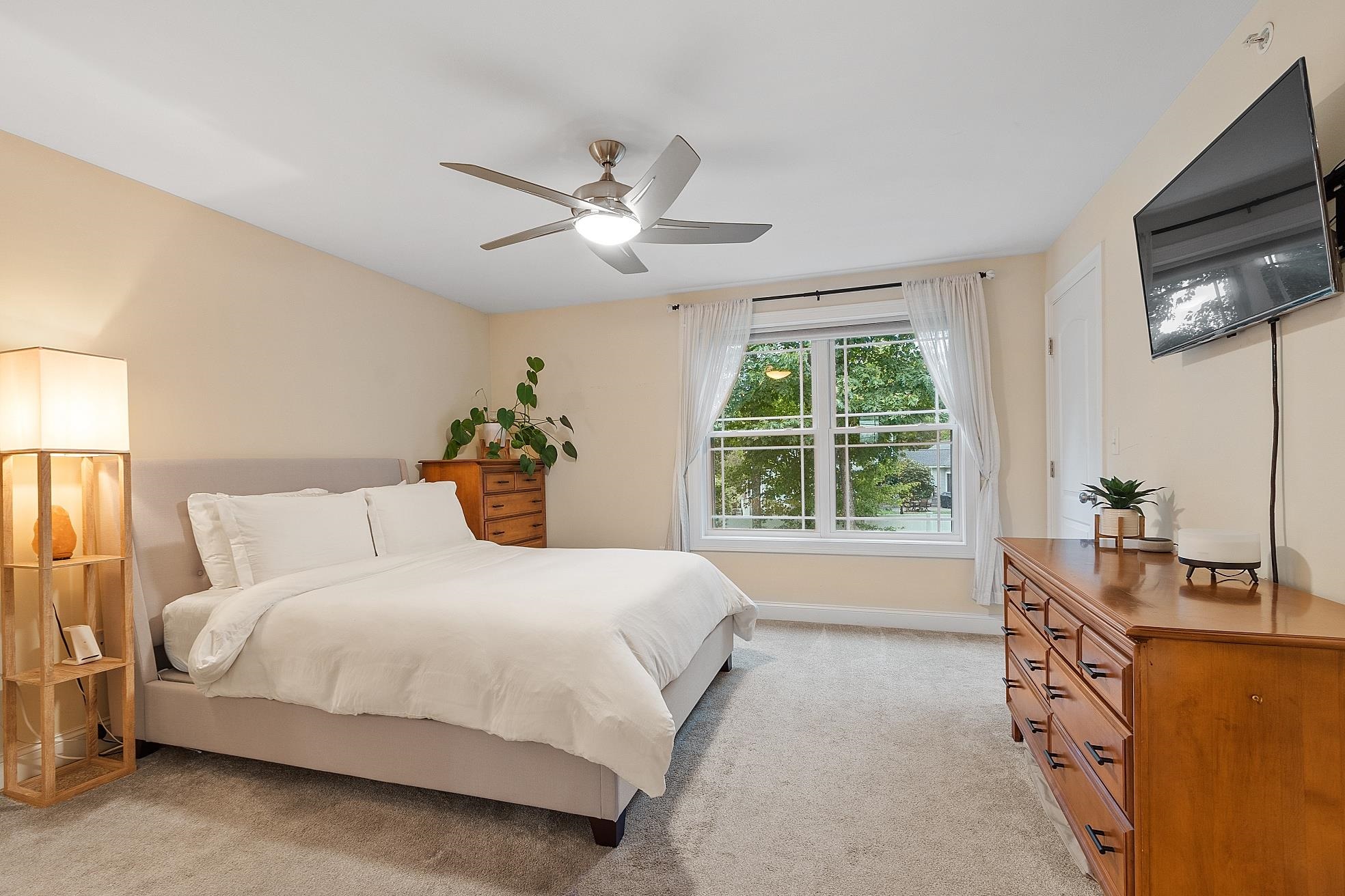 Pelham, New Hampshire 03076, United States, 2 Bedrooms Bedrooms, ,3 BathroomsBathrooms,Residential,Active,6632