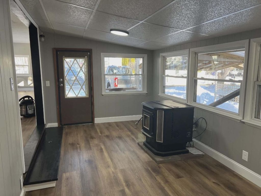 Photo of 208 Robin Hood Drive, Exeter, NH 03833 (MLS # 5072108)