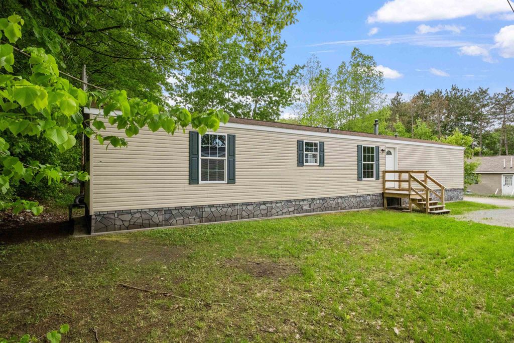 Photo of 15 Trailer Park Road, Haverhill, NH 03785 (MLS # 5081882)