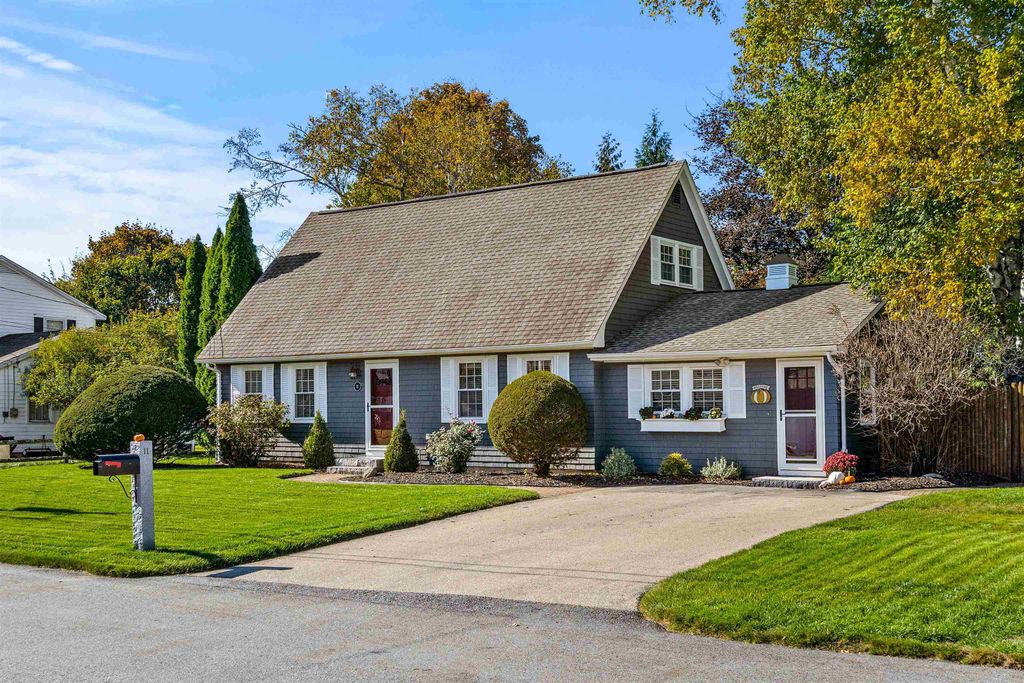 Photo of 11 Inca Drive, Nashua, NH 03063 (MLS # 5066752)