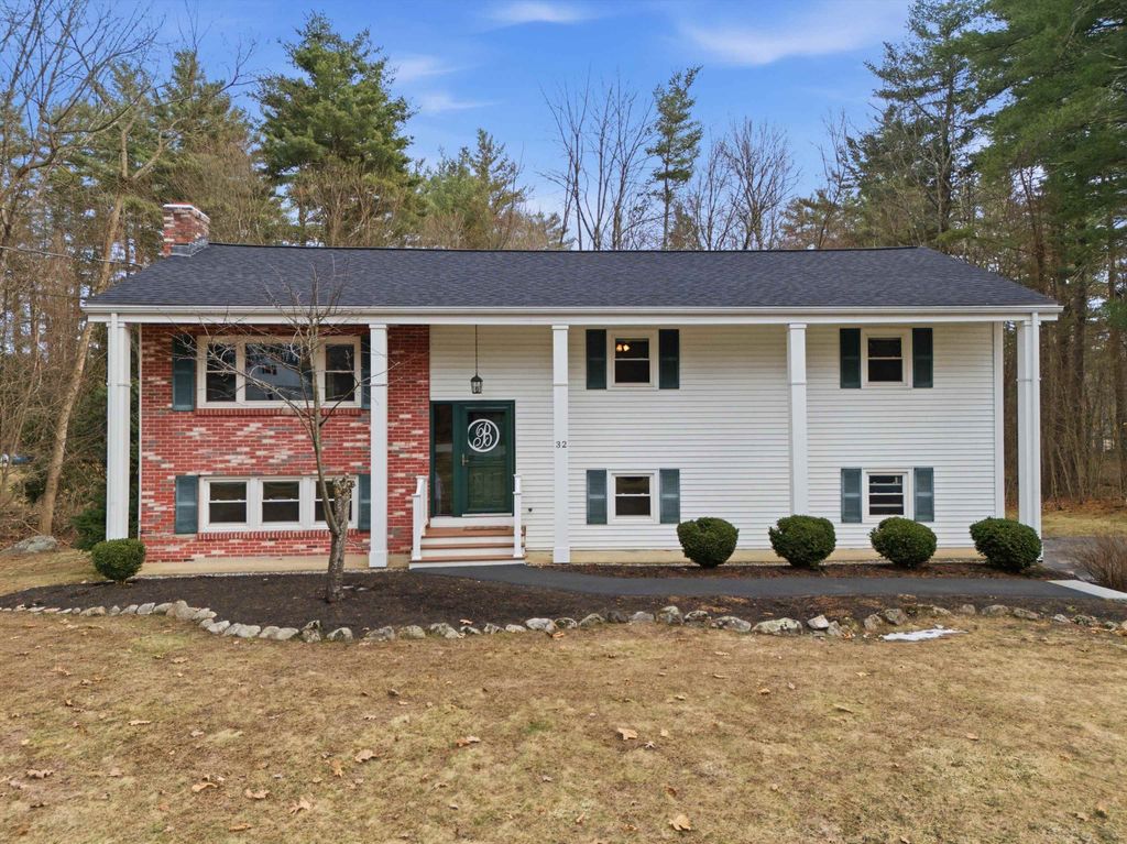 Photo of 32 Edinburgh Drive, Bedford, NH 03110 (MLS # 5081507)