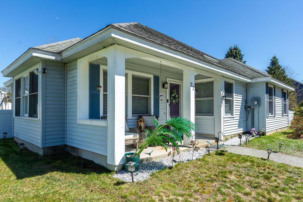 Photo of 27 Primrose Lane, Concord, NH 03303 (MLS # 5085237)