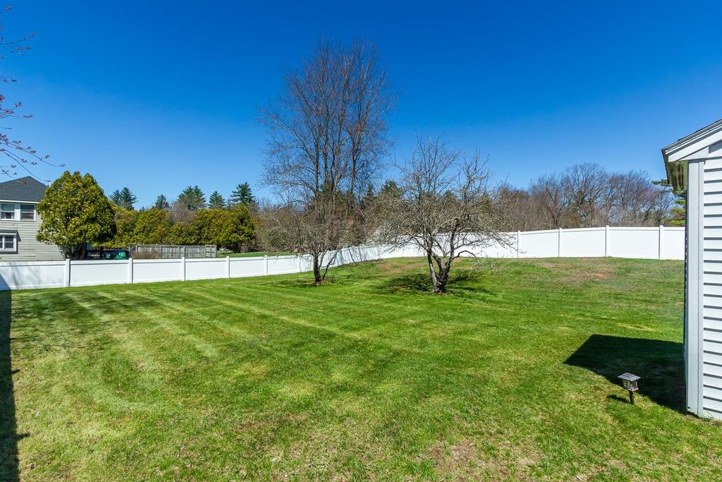 Photo of 27 Primrose Lane, Concord, NH 03303 (MLS # 5085237)