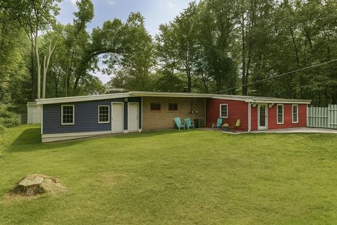 Photo of 48 Pond Street, Salem, NH 03079 (MLS # 5065486)