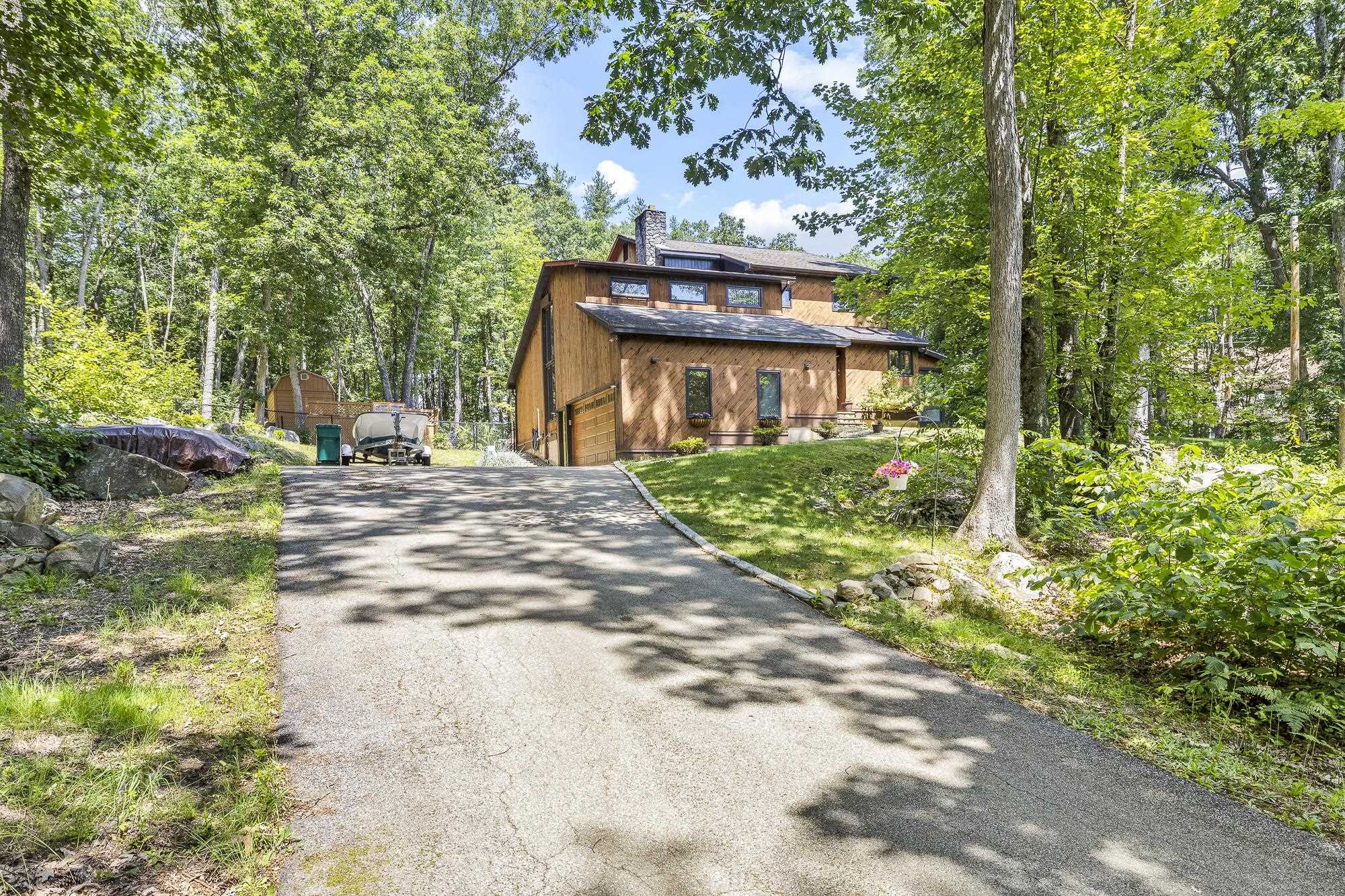 32 Hillside Road