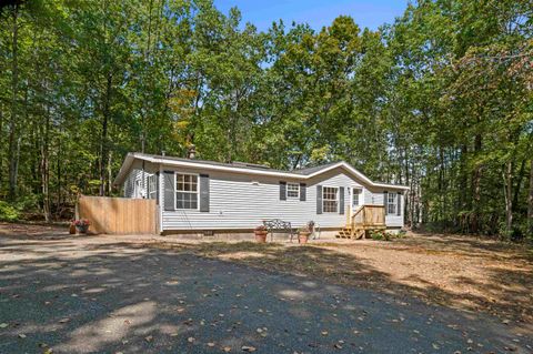 16 Bennett Way Newmarket NH 03857