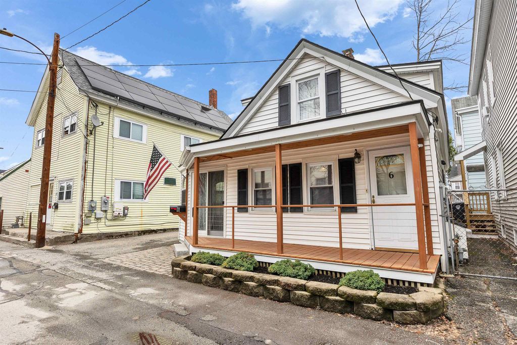 Photo of 6 Buck Street, Nashua, NH 03060 (MLS # 5081126)