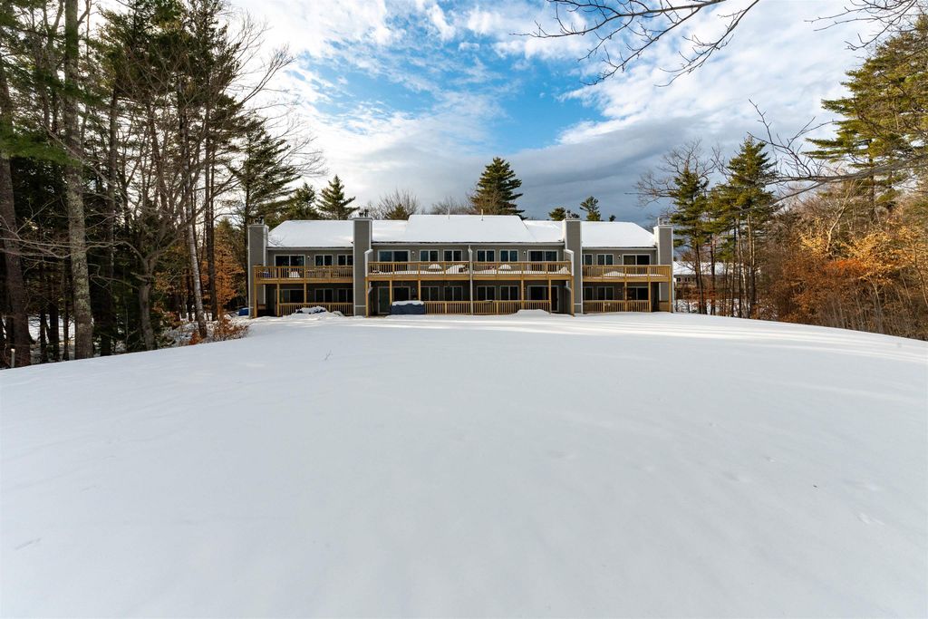 Photo of 77 Northbrook Circle #E-39, Conway, NH 03860 (MLS # 5073807)