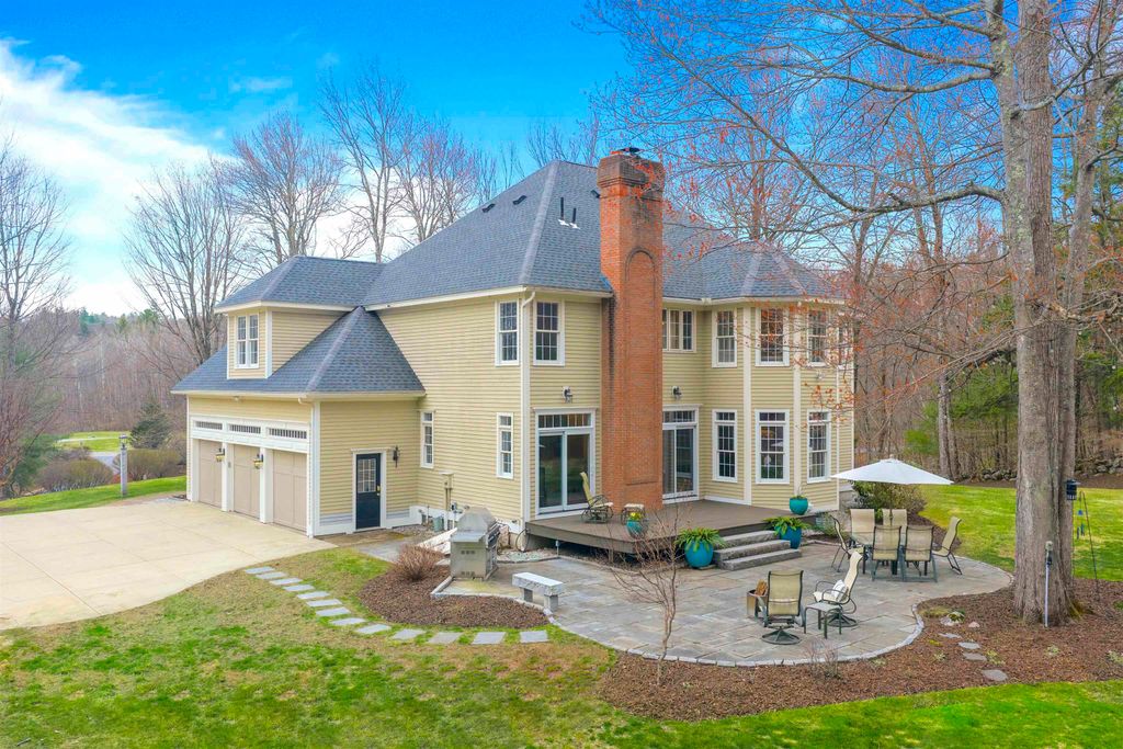 Photo of 55 The Flume, Amherst, NH 03031 (MLS # 5084091)