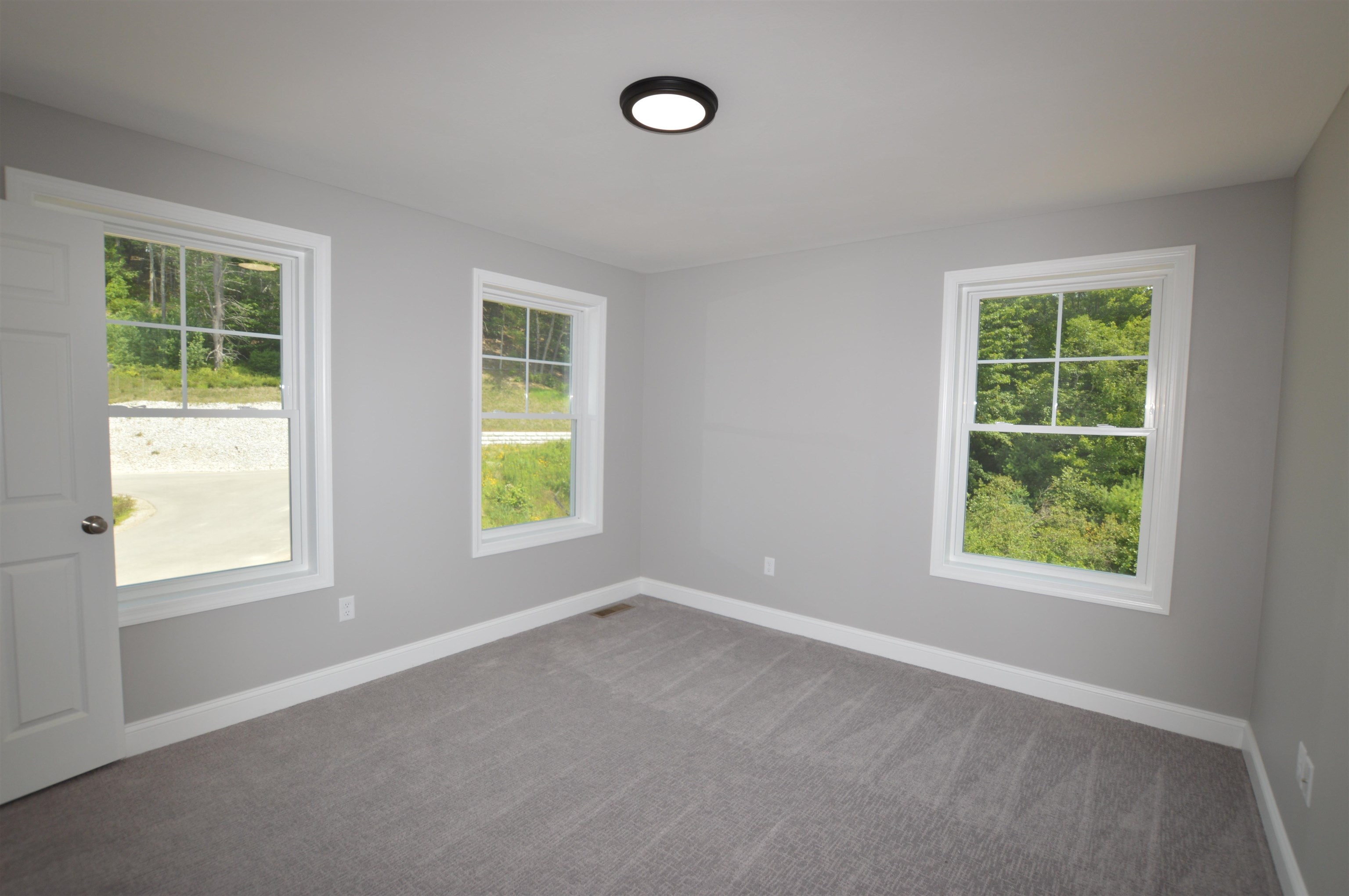 Concord, New Hampshire 03301, United States, 3 Bedrooms Bedrooms, ,3 BathroomsBathrooms,Residential,Active,146740