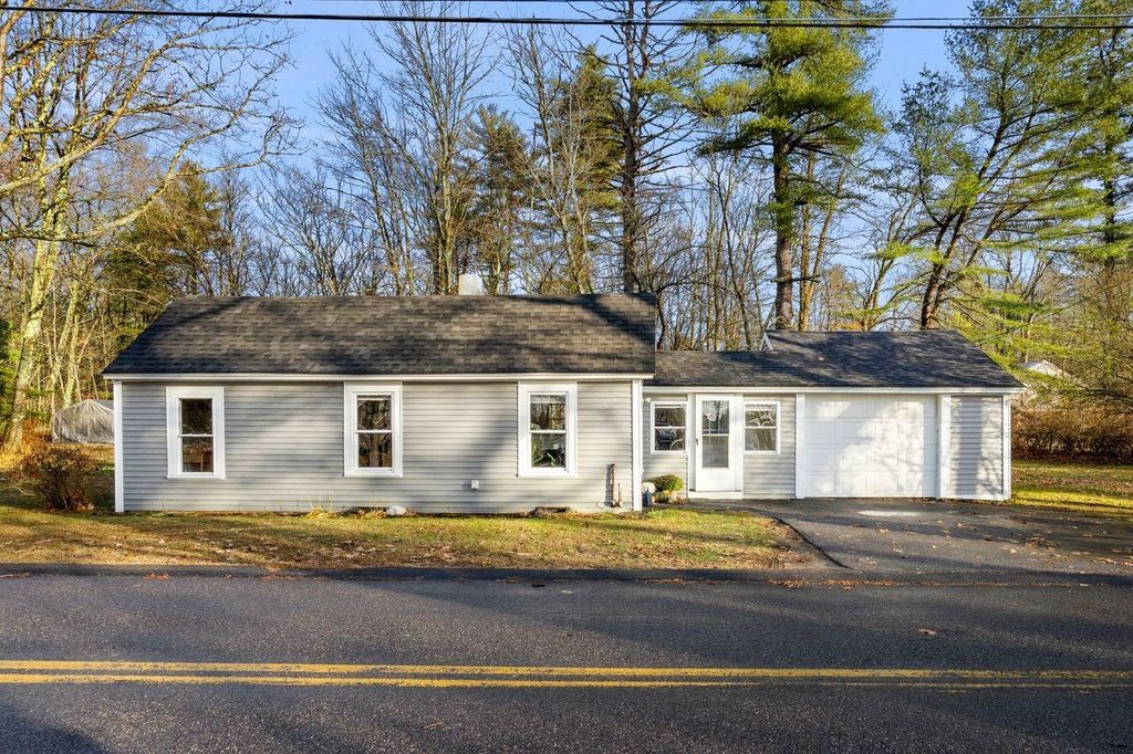 Photo of 107 GARVINS FALLS Road, Concord, NH 03301 (MLS # 5070988)