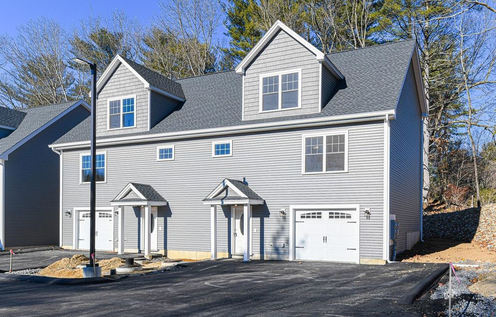 Photo of 5 Delphi Way, Londonderry, NH 03053 (MLS # 5061431)