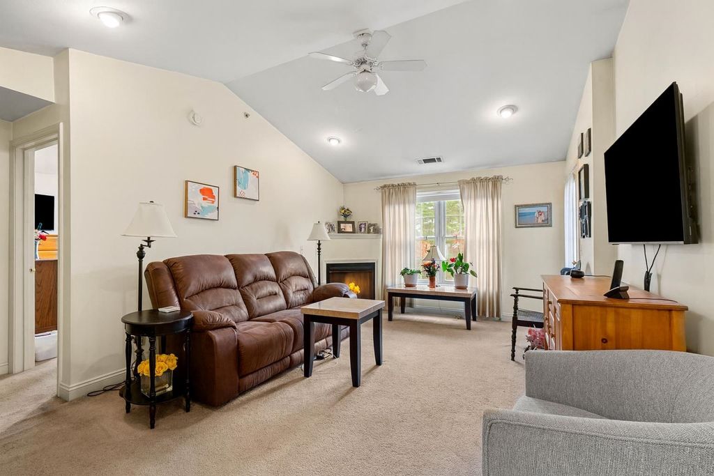 Photo of 4 Crestview Circle #119, Londonderry, NH 03053 (MLS # 5068863)