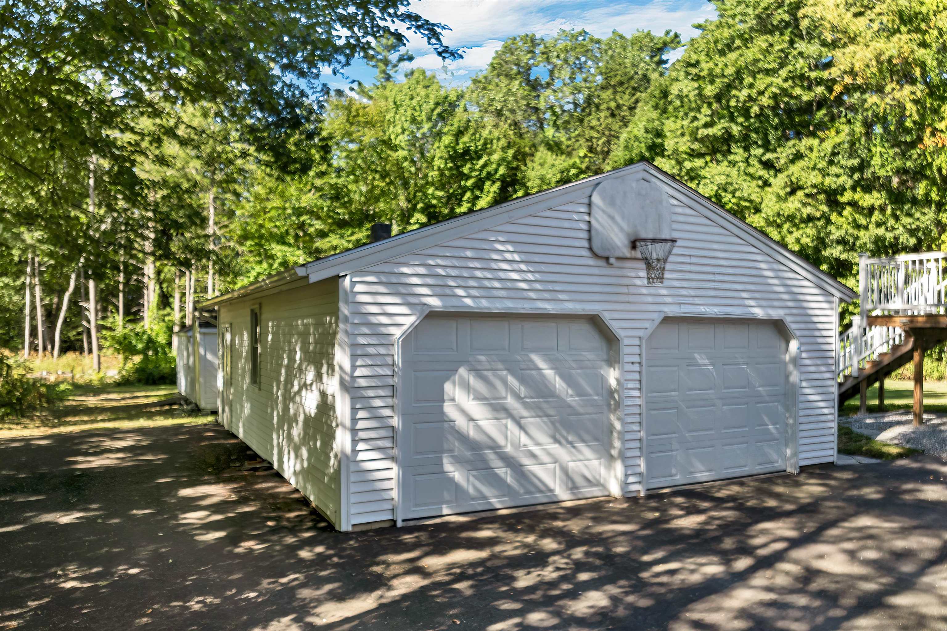 6 Woodland Circle