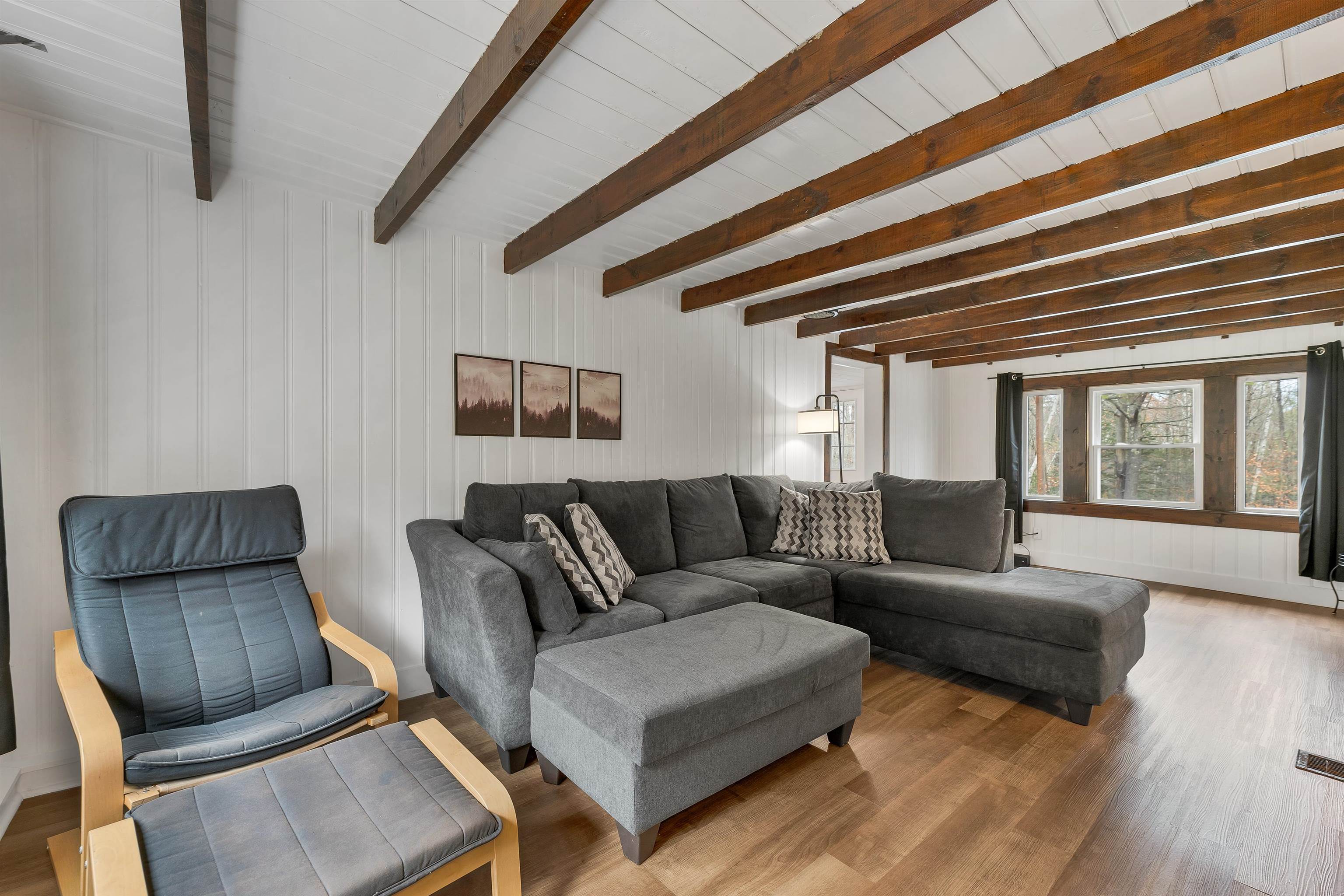 Sunapee, New Hampshire 03782, United States, 2 Bedrooms Bedrooms, ,1 BathroomBathrooms,Residential,Active,241723