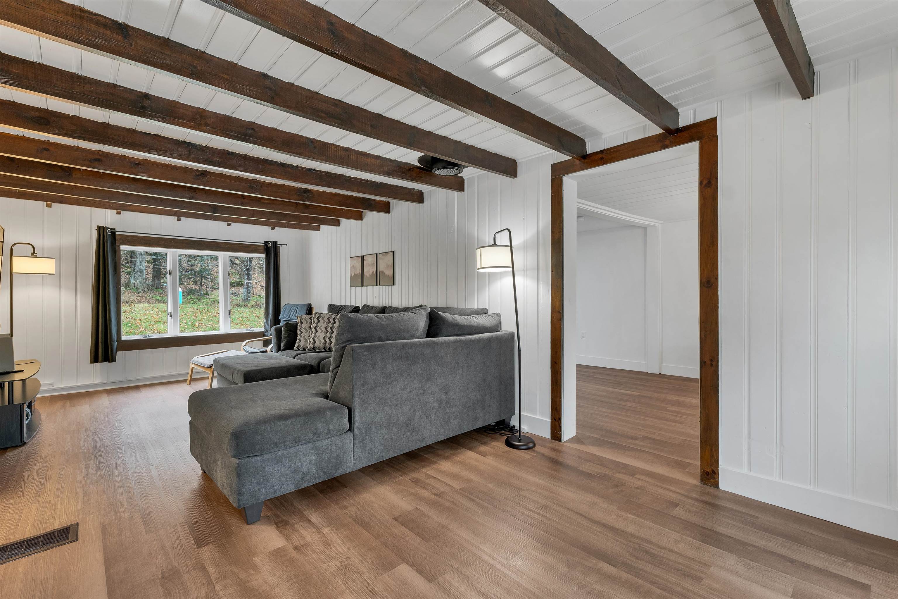 Sunapee, New Hampshire 03782, United States, 2 Bedrooms Bedrooms, ,1 BathroomBathrooms,Residential,Active,241723