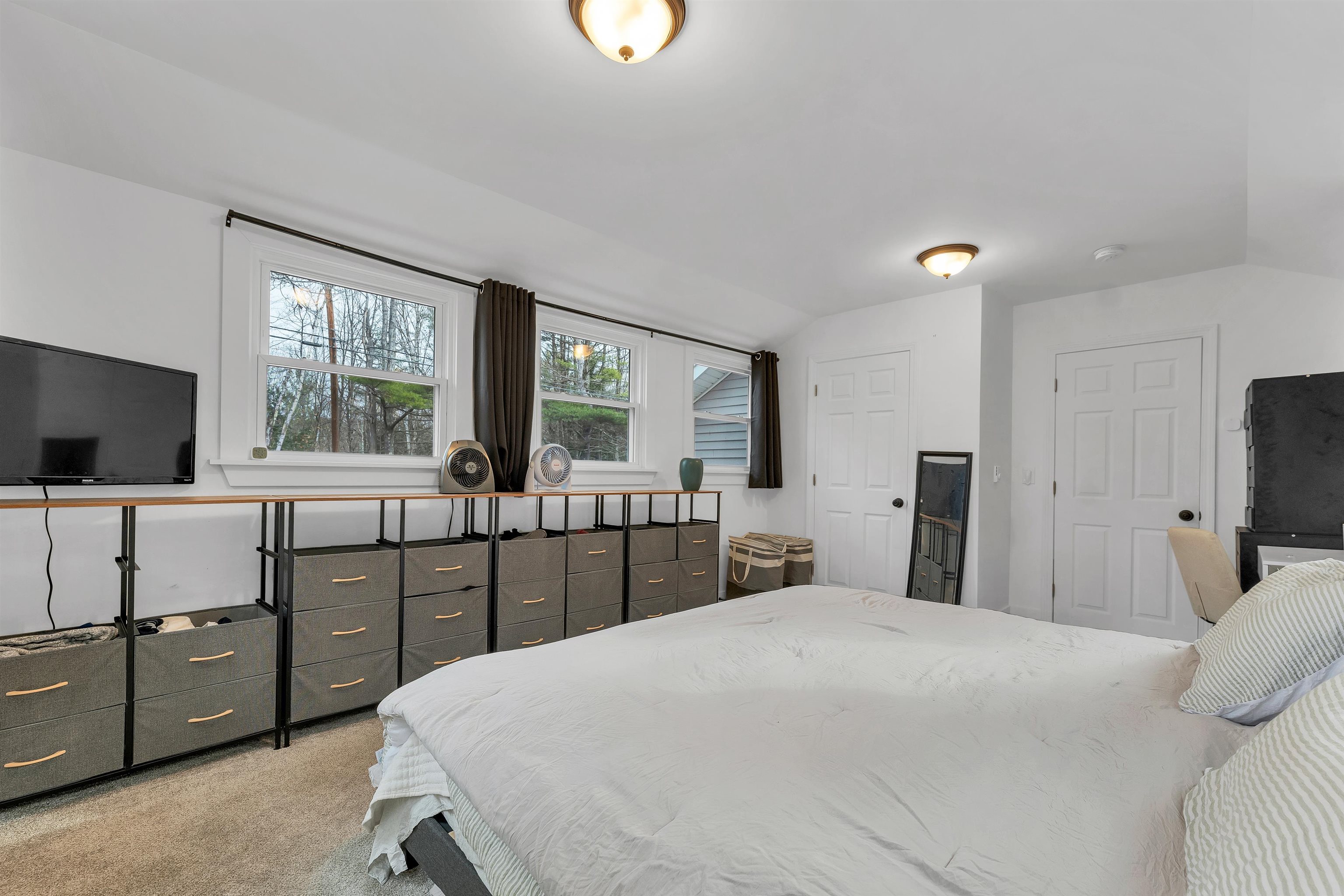 Sunapee, New Hampshire 03782, United States, 2 Bedrooms Bedrooms, ,1 BathroomBathrooms,Residential,Active,241723