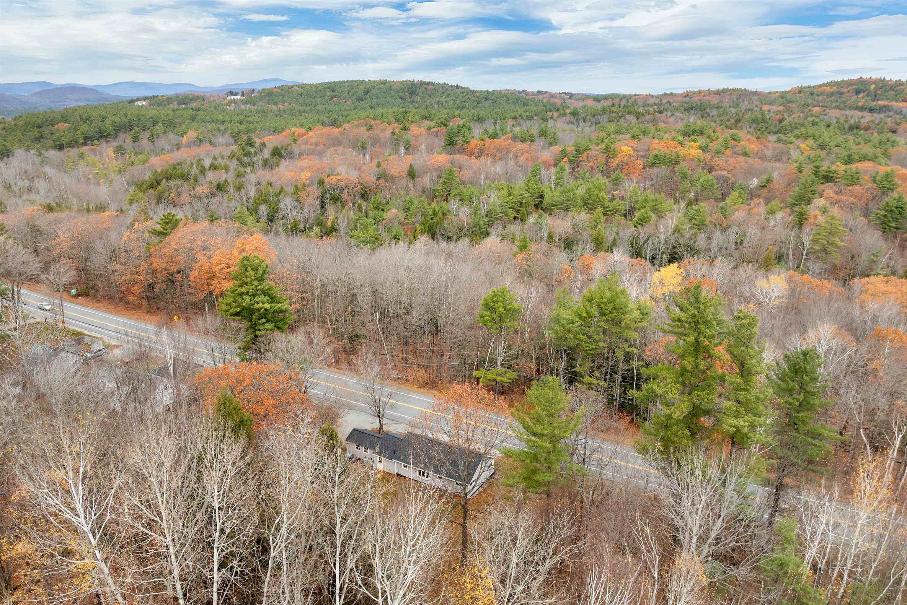 Sunapee, New Hampshire 03782, United States, 2 Bedrooms Bedrooms, ,1 BathroomBathrooms,Residential,Active,241723