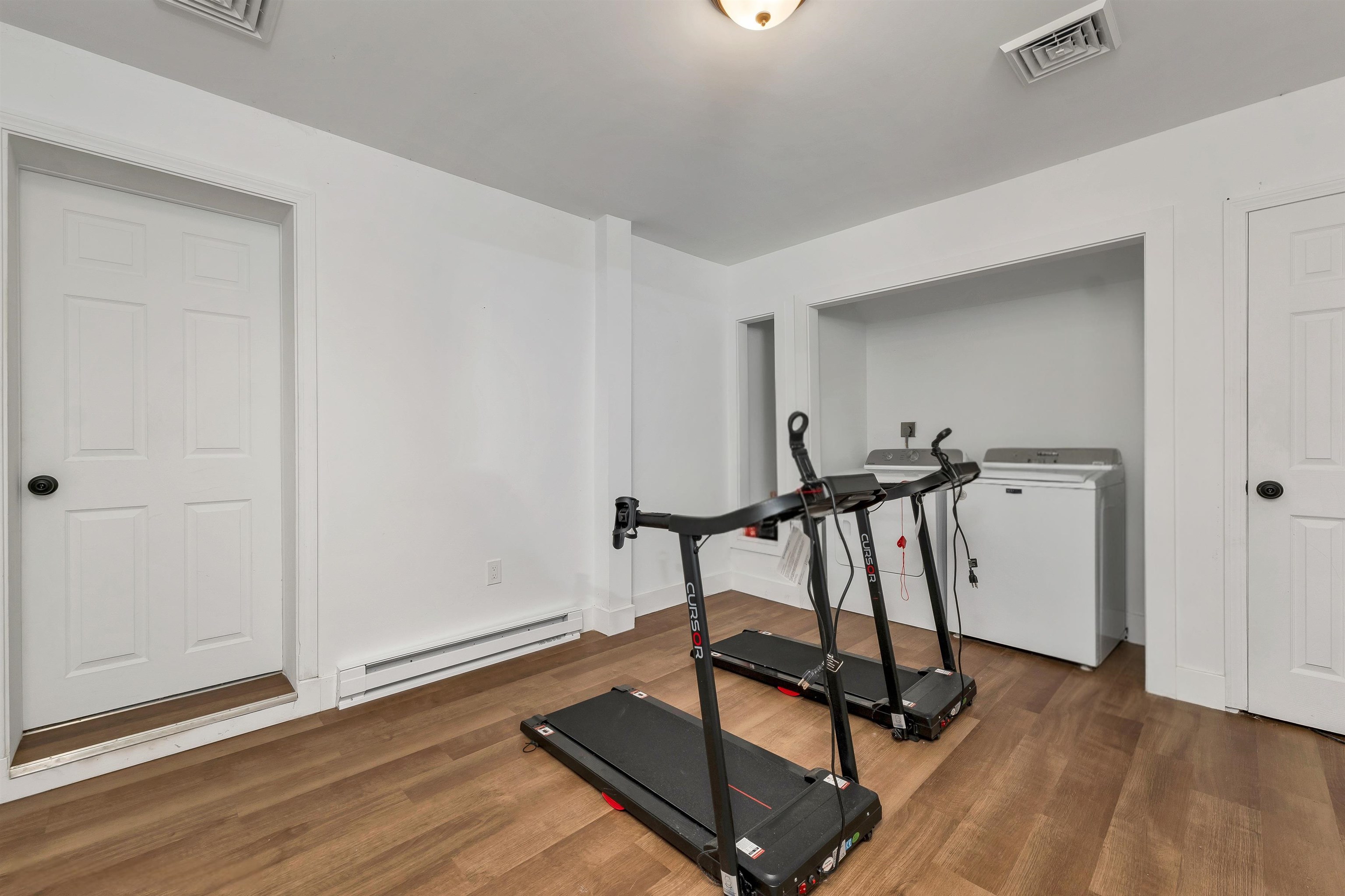 Sunapee, New Hampshire 03782, United States, 2 Bedrooms Bedrooms, ,1 BathroomBathrooms,Residential,Active,241723