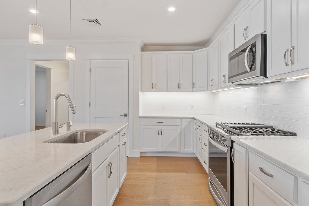 Photo of 3 Longview Drive #305, Atkinson, NH 03811 (MLS # 5074063)