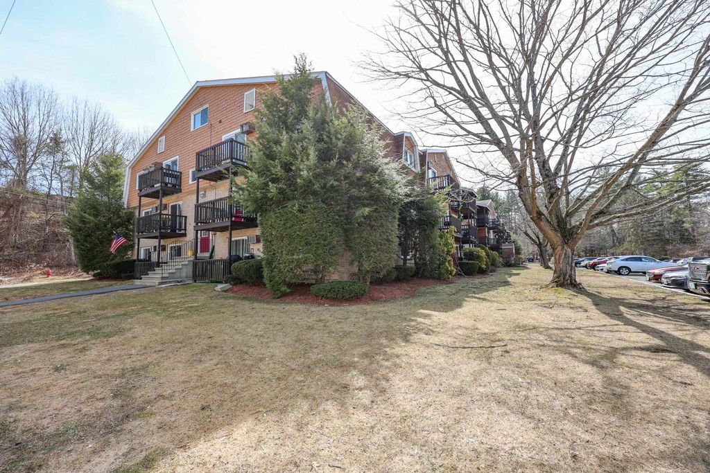 Photo of 310 Brook Village Road #33, Nashua, NH 03062 (MLS # 5080826)