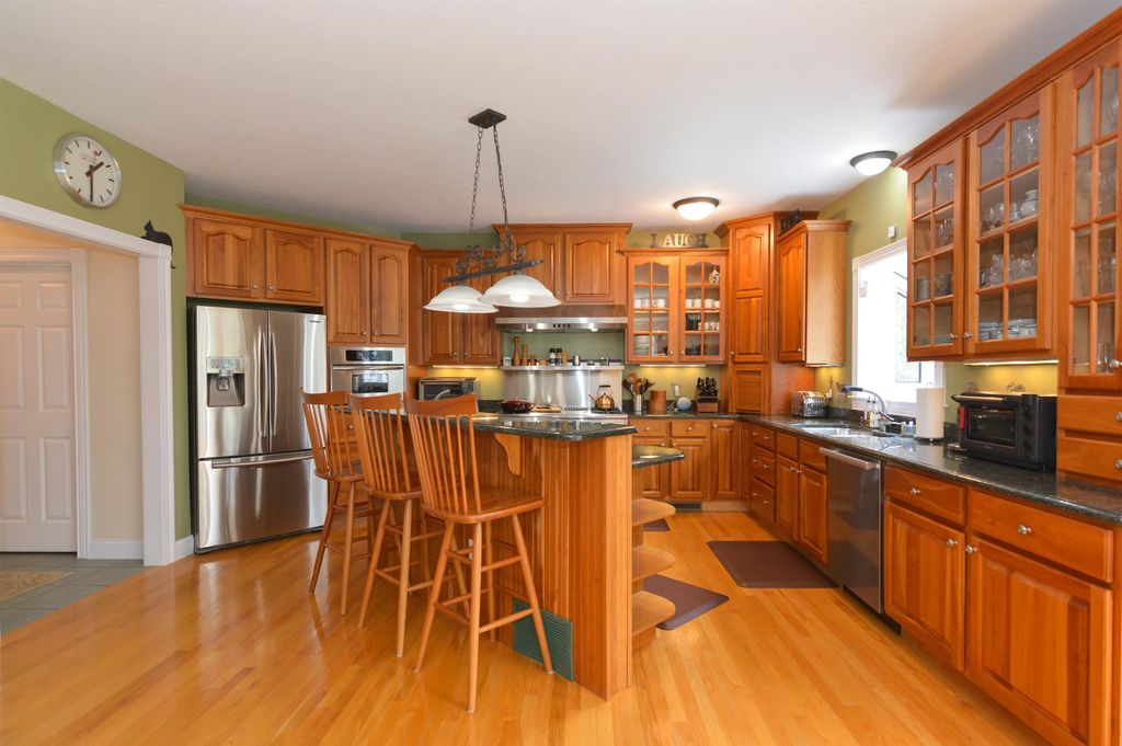 Photo of 17 Aldrich Street, Litchfield, NH 03052 (MLS # 5088028)