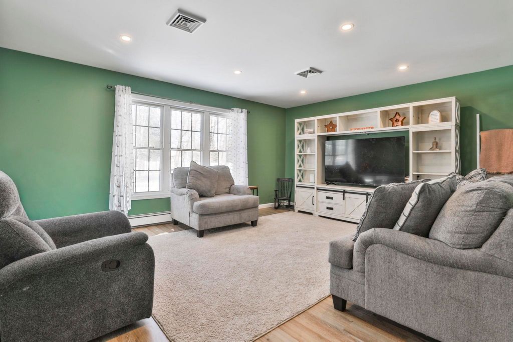 Photo of 668 West Hollis Street, Nashua, NH 03062 (MLS # 5075918)