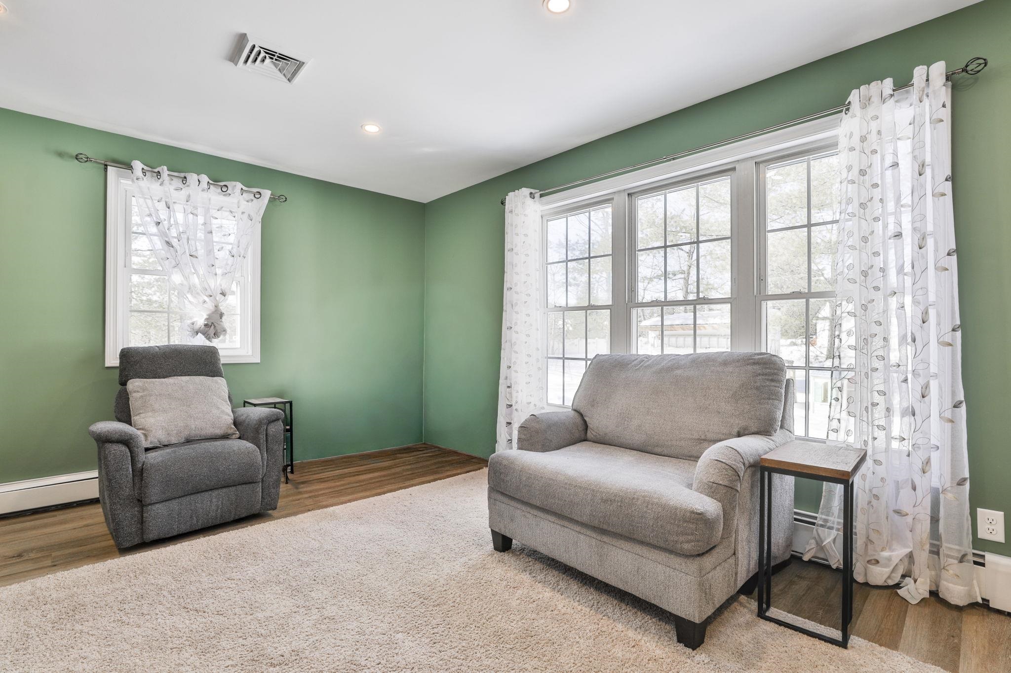 668 West Hollis Street