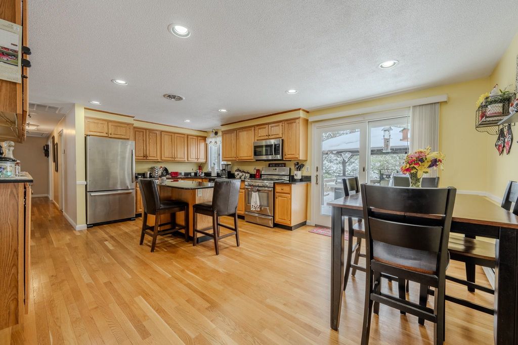 Photo of 15 Easthill Drive, Hudson, NH 03051 (MLS # 5077673)