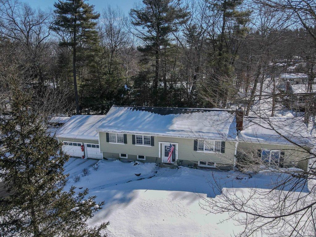 Photo of 15 Easthill Drive, Hudson, NH 03051 (MLS # 5077673)