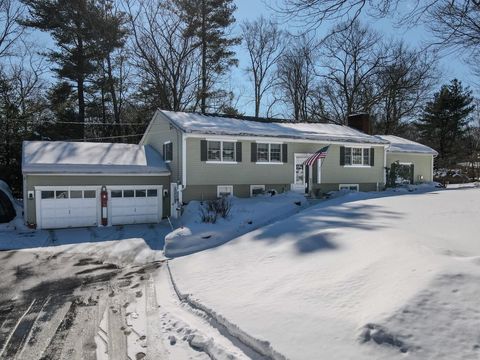 Photo of 15 Easthill Drive, Hudson, NH 03051 (MLS # 5077673)