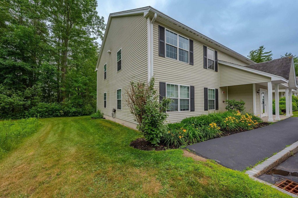 Photo of 15 Tampa Drive #C, Rochester, NH 03867 (MLS # 5081113)