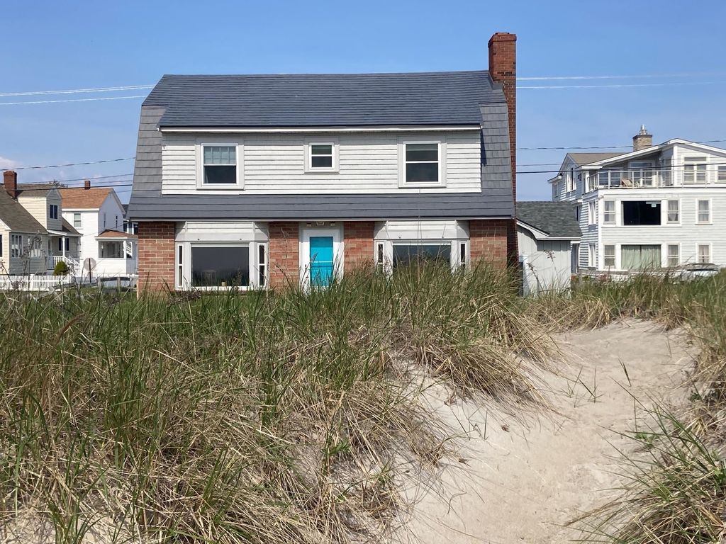 Photo of 99 OCEAN Drive, Seabrook, NH 03874 (MLS # 5087761)