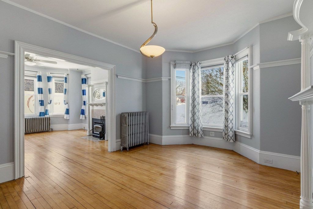 Photo of 514 Middle Street, Portsmouth, NH 03801 (MLS # 5077525)