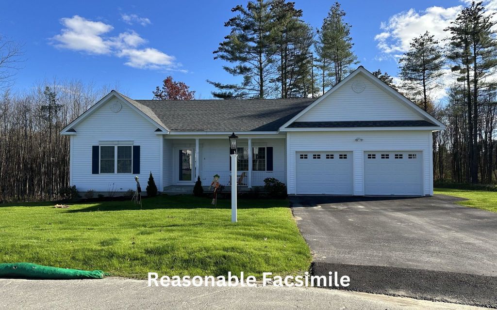 Photo of 88 Lantern Drive, Sandown, NH 03873 (MLS # 5085136)