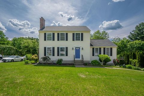 13 Virginia Court Hooksett NH 03106