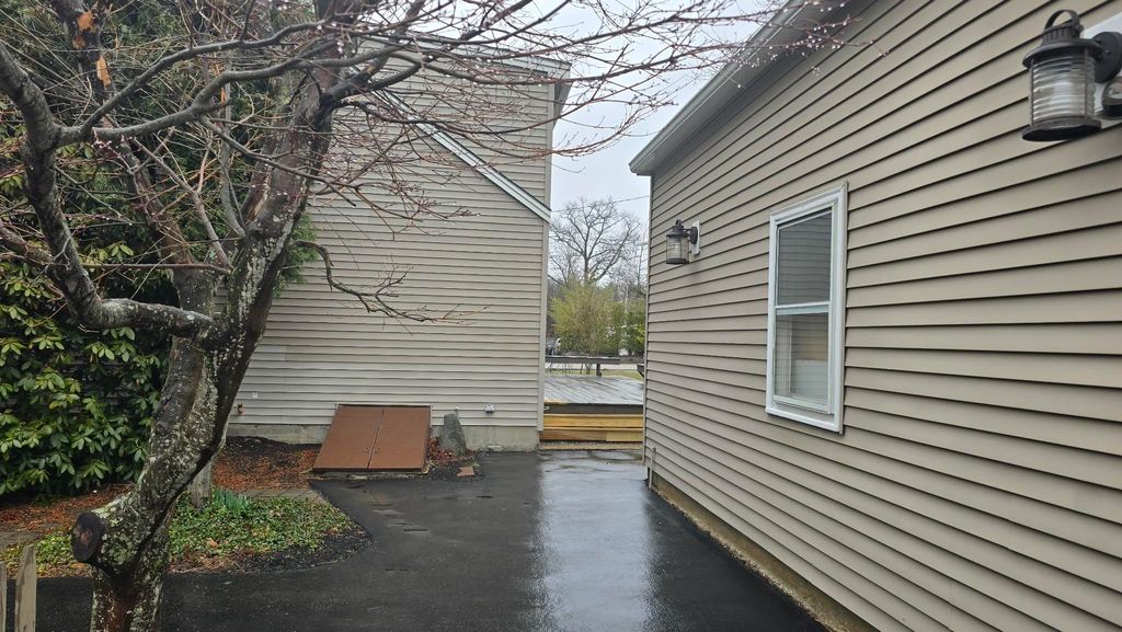 Photo of 15 Lafayette Terrace #B, North Hampton, NH 03862 (MLS # 5082807)